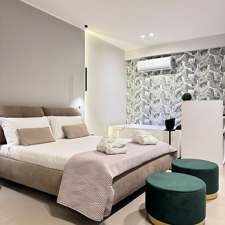 Luxury Apartment - Suite Cavour Bari Bagian luar foto