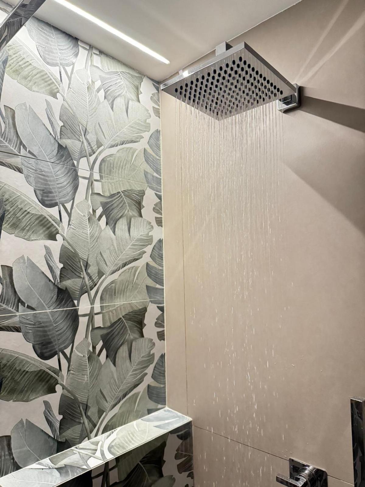 Luxury Apartment - Suite Cavour Bari Bagian luar foto